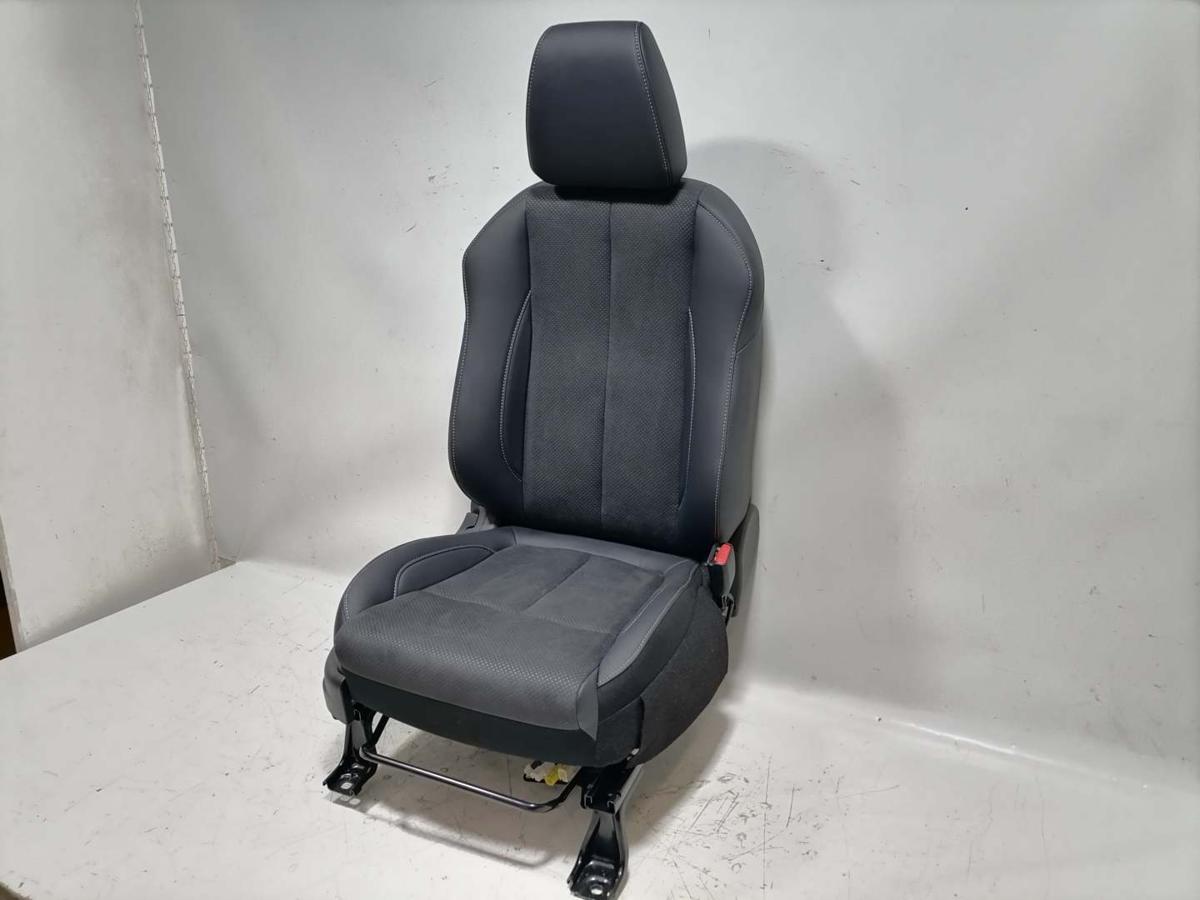 Mitsubishi Eclipse Cross GL3W original Sitz vorn rechts Beifahrersitz Teilleder elektrisch Bj.2023